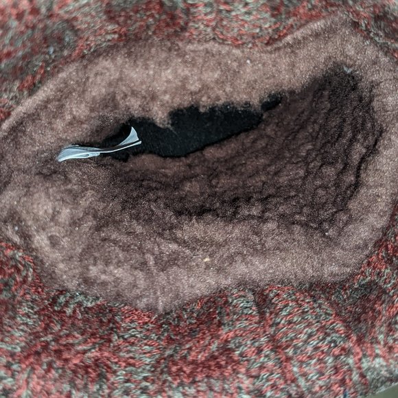 Muk Luks Red / Brown Double Strap Sweater Pattern Cable Knit Boots - Picture 5 of 5